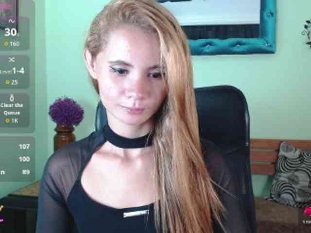 VictoriaJones- webcam