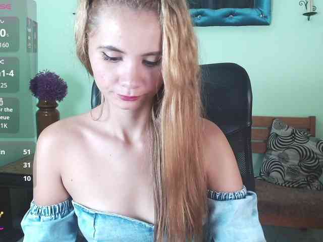 VictoriaJones- webcam