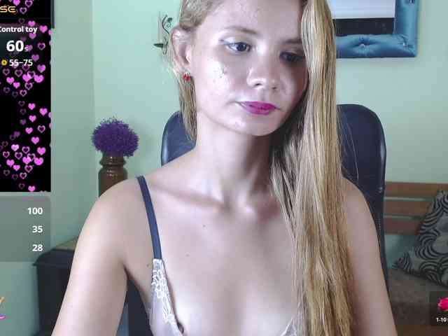 VictoriaJones- webcam