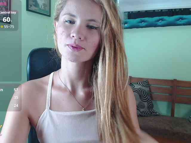 VictoriaJones- webcam