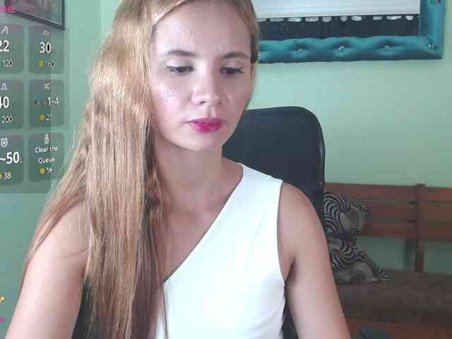 VictoriaJones- webcam