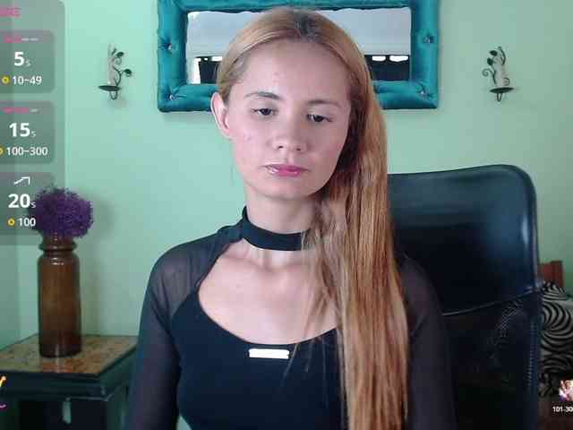 VictoriaJones- webcam