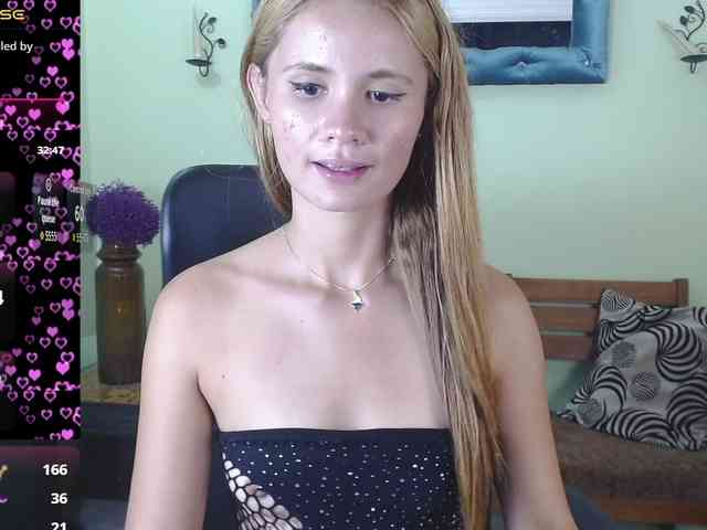 VictoriaJones- webcam