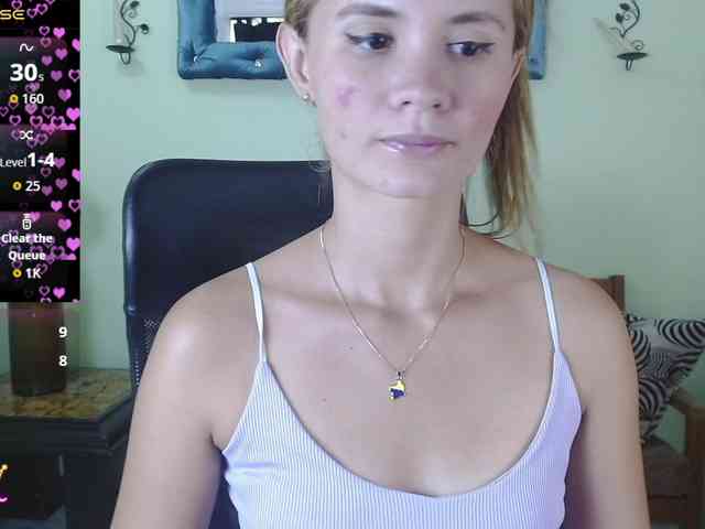 VictoriaJones- webcam