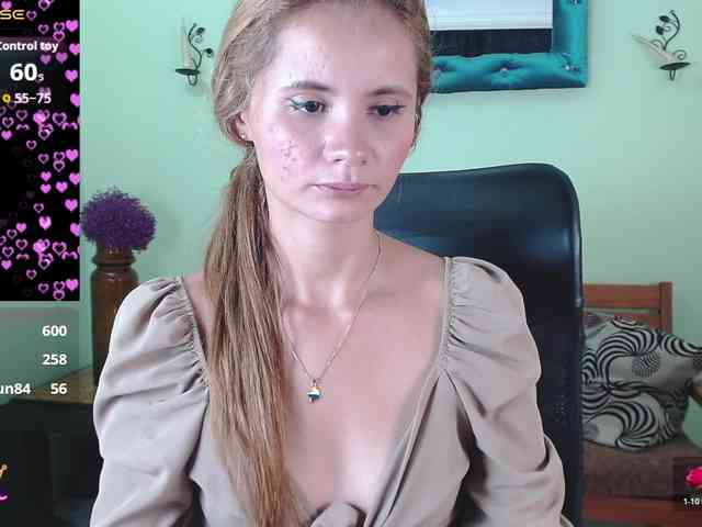 VictoriaJones- webcam