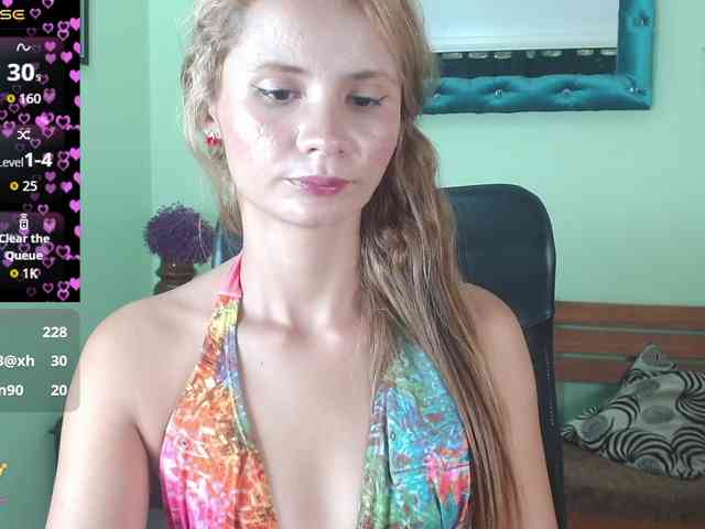 VictoriaJones- webcam