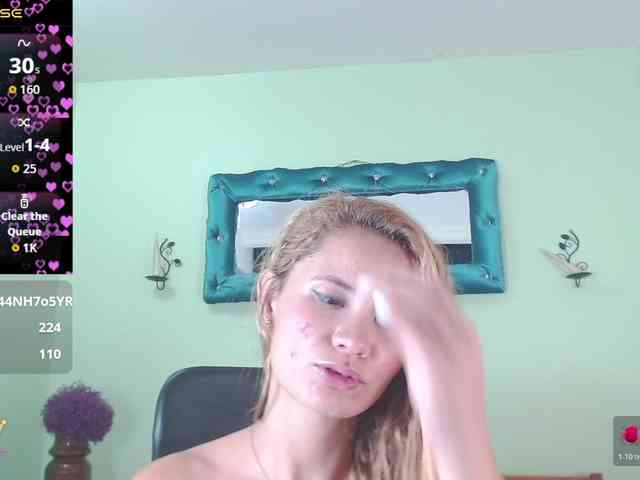 VictoriaJones- webcam