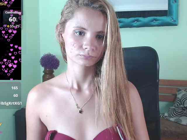 VictoriaJones- webcam