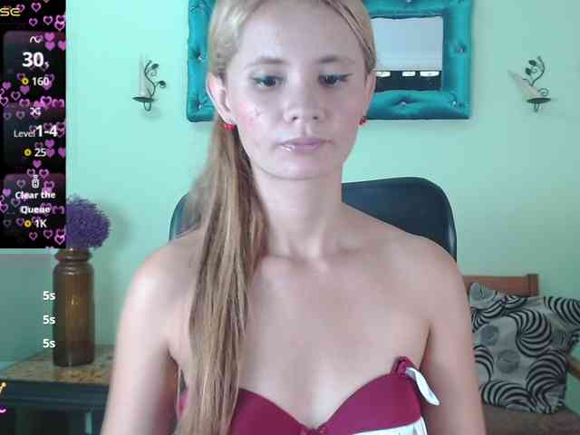 VictoriaJones- webcam