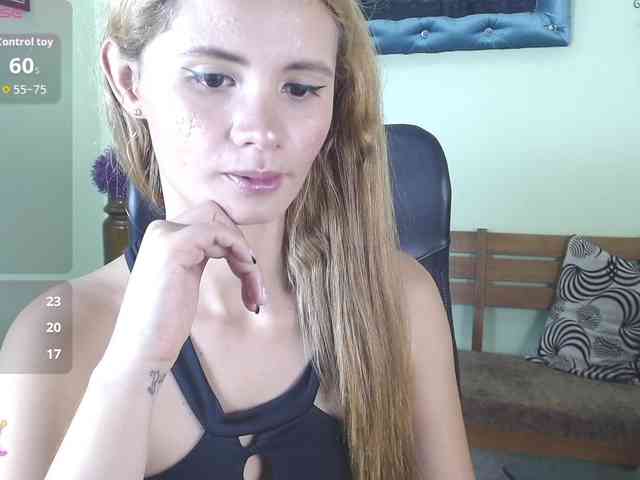 VictoriaJones- webcam