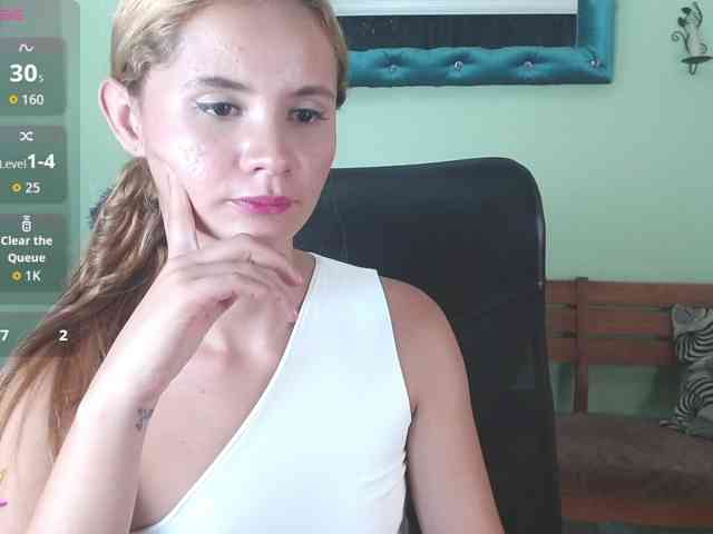 VictoriaJones- webcam