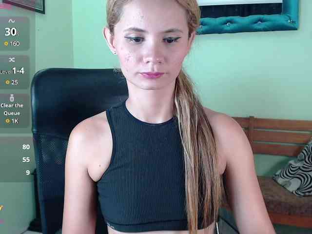 VictoriaJones- webcam