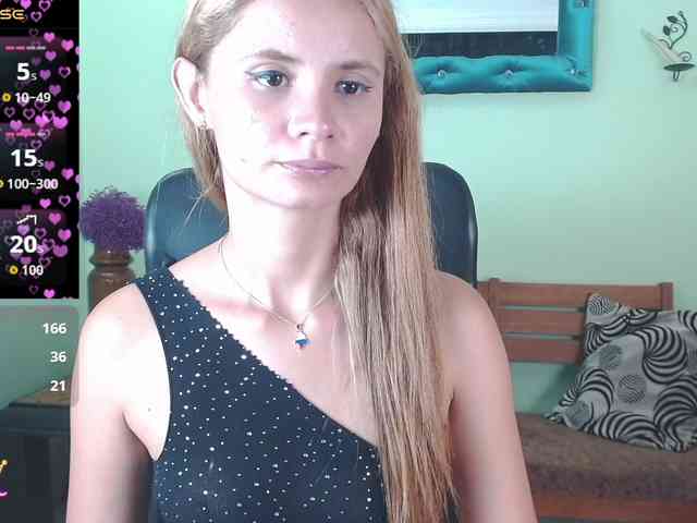 VictoriaJones- webcam