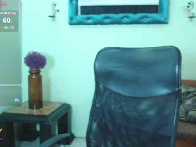 VictoriaJones- webcam