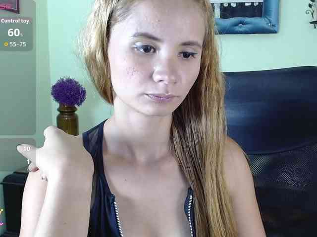 VictoriaJones- webcam
