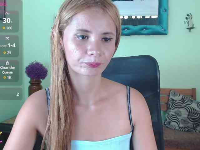 VictoriaJones- webcam