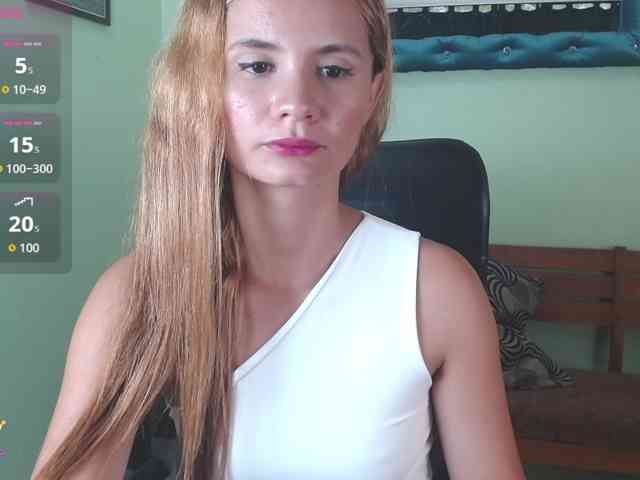 VictoriaJones- webcam