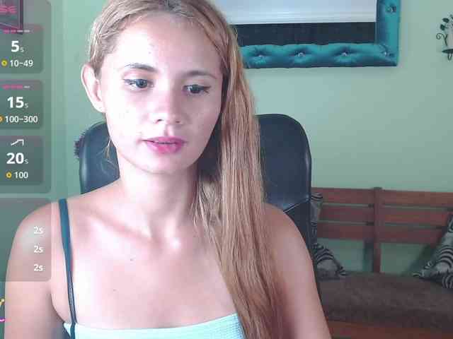 VictoriaJones- webcam