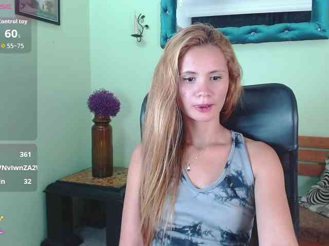 VictoriaJones- webcam