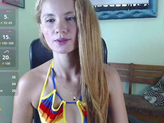 VictoriaJones- webcam