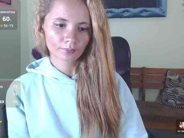 VictoriaJones- webcam