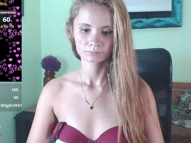 VictoriaJones- webcam