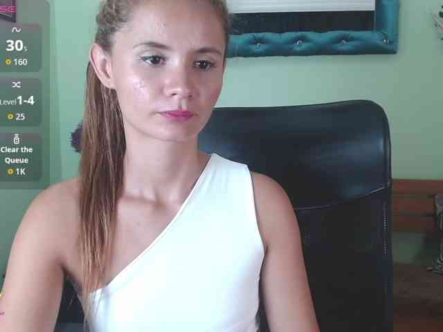VictoriaJones- webcam