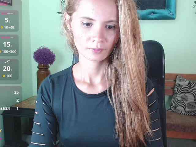 VictoriaJones- webcam
