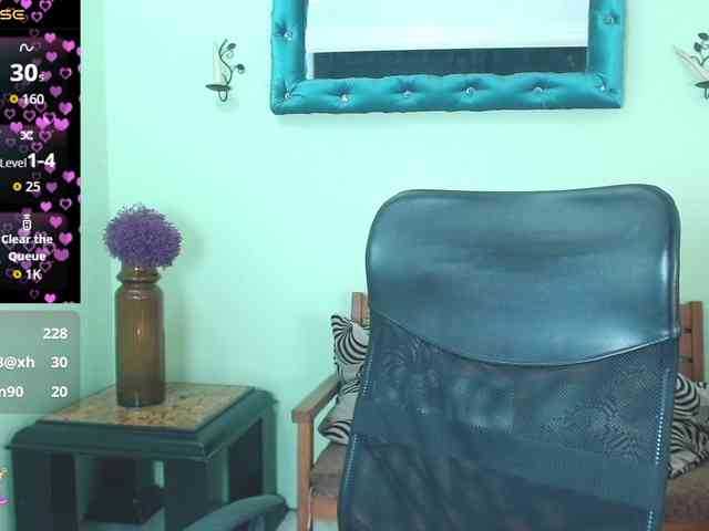 VictoriaJones- webcam