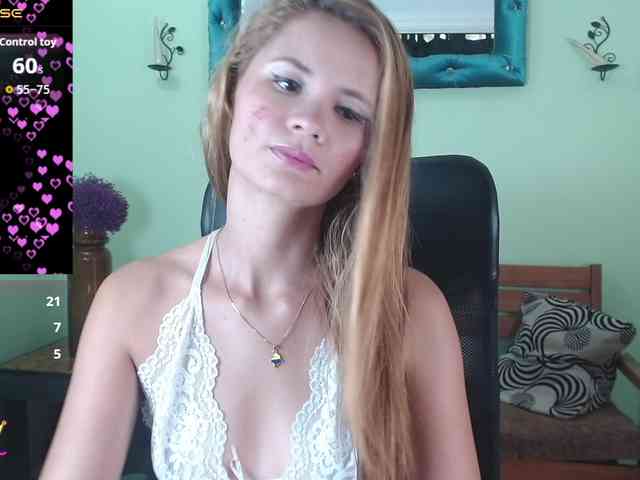 VictoriaJones- webcam