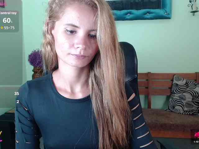 VictoriaJones- webcam