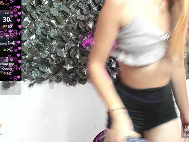 VictoriaJones- webcam