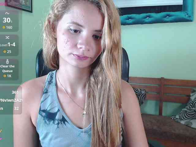 VictoriaJones- webcam