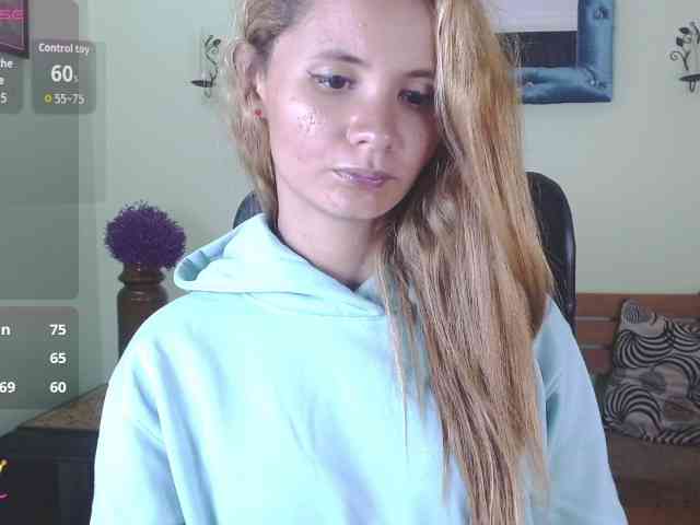 VictoriaJones- webcam