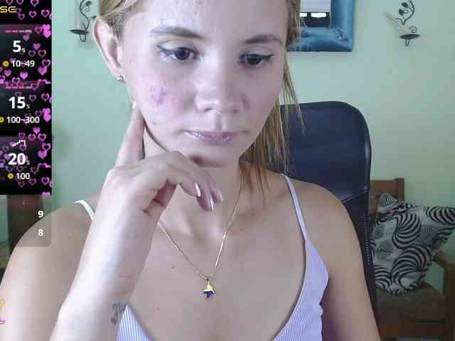 VictoriaJones- webcam