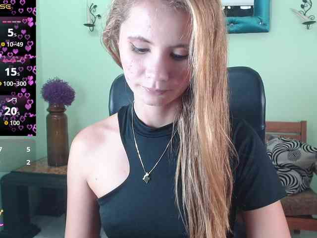 VictoriaJones- webcam
