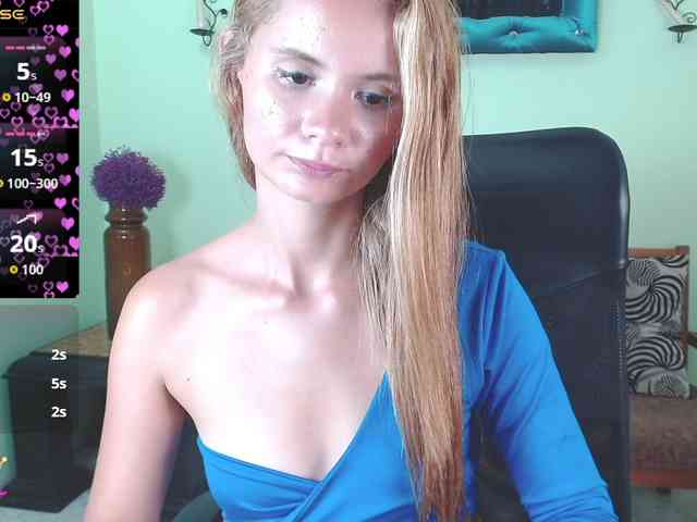 VictoriaJones- webcam