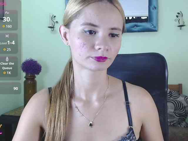 VictoriaJones- webcam