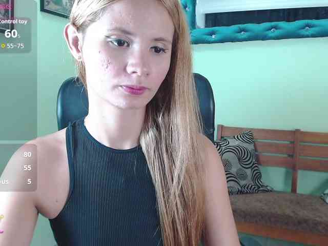 VictoriaJones- webcam