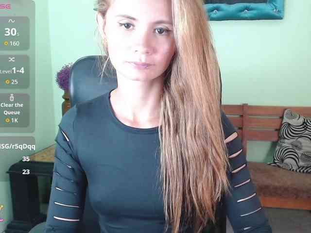 VictoriaJones- webcam