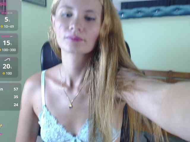 VictoriaJones- webcam