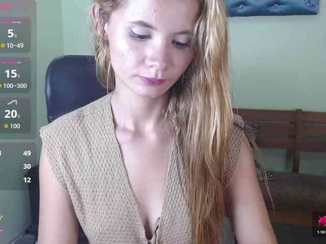 VictoriaJones- webcam