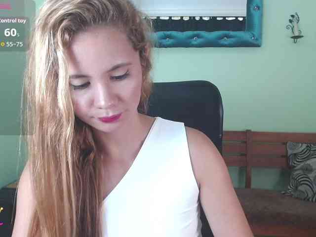 VictoriaJones- webcam