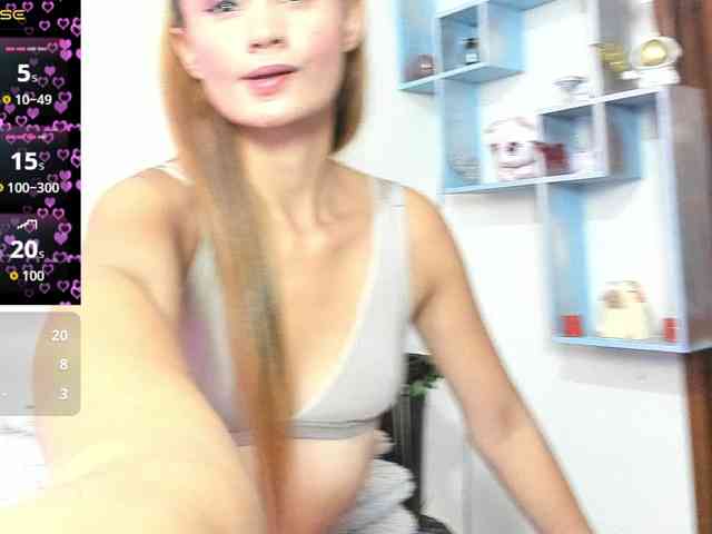 VictoriaJones- webcam