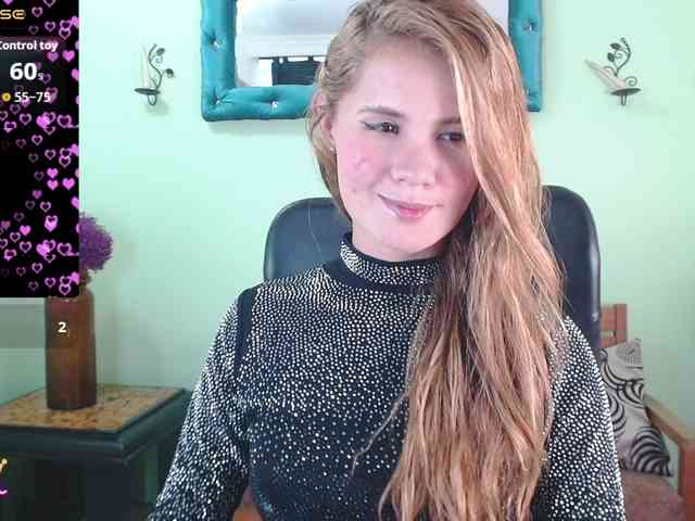 VictoriaJones- webcam