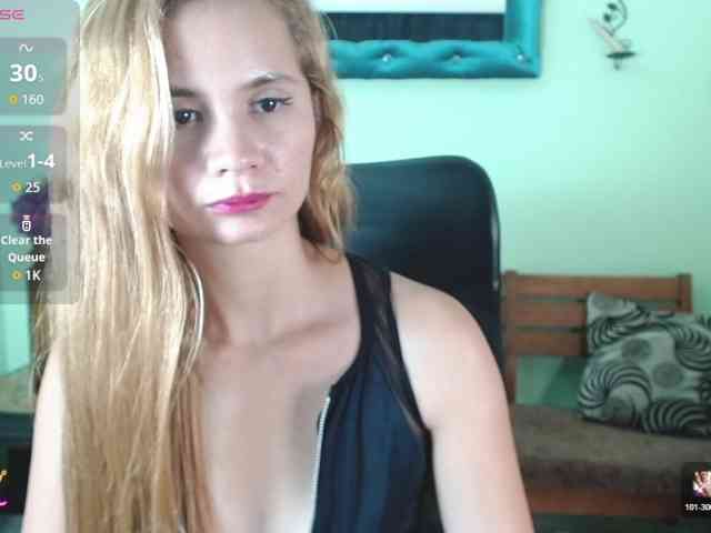 VictoriaJones- webcam
