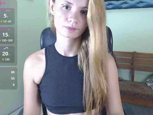 VictoriaJones- webcam