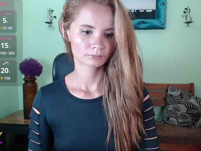 VictoriaJones- webcam