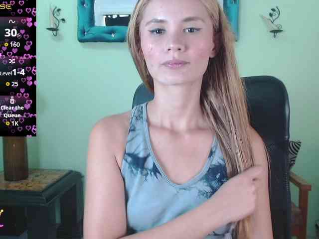 VictoriaJones- webcam