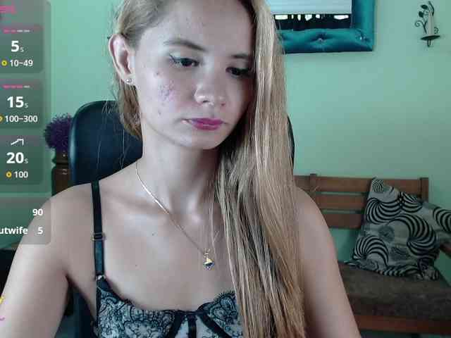VictoriaJones- webcam